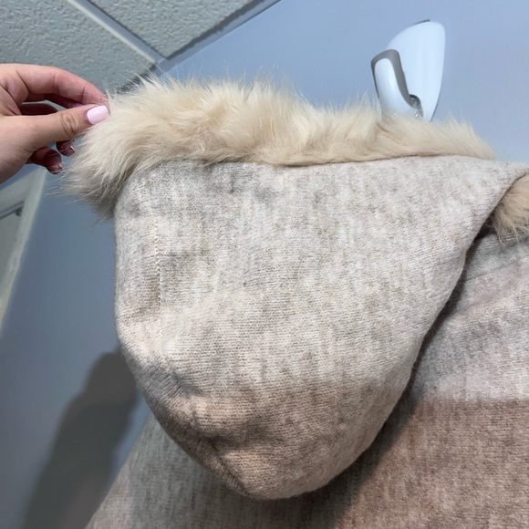 Faux fur zip up sweater - Picture 5 of 7